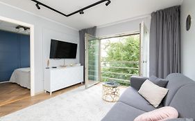 Central Rosi Art Deco Apartment With Parking